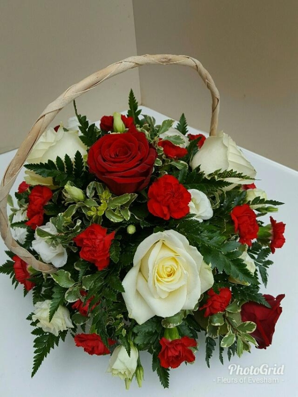 Romantic Basket