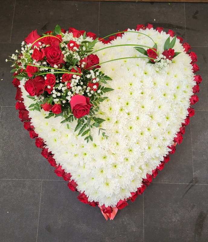 Heart in layed with Roses