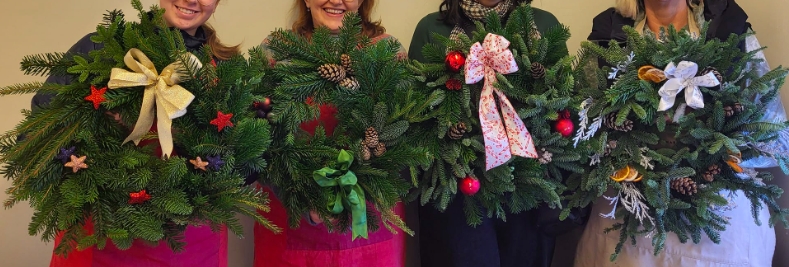 Christmas Wreath Workshop November 29th   Evesham Rowing Club