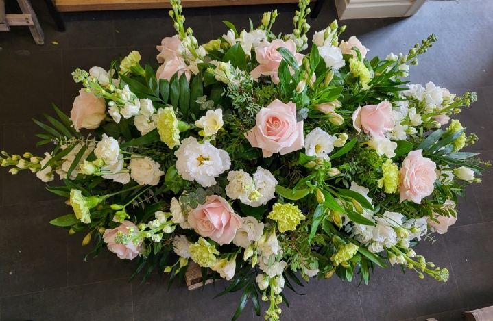 Stocks, Roses Coffin Spray